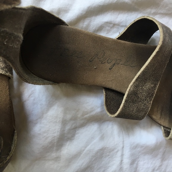 SOLD ✖️ FP Crowe Distressed Leather Sandals - Picture 4 of 7